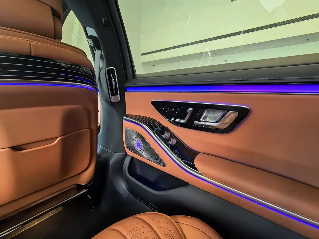 Mercedes-Benz S-Class — миниатюра 13