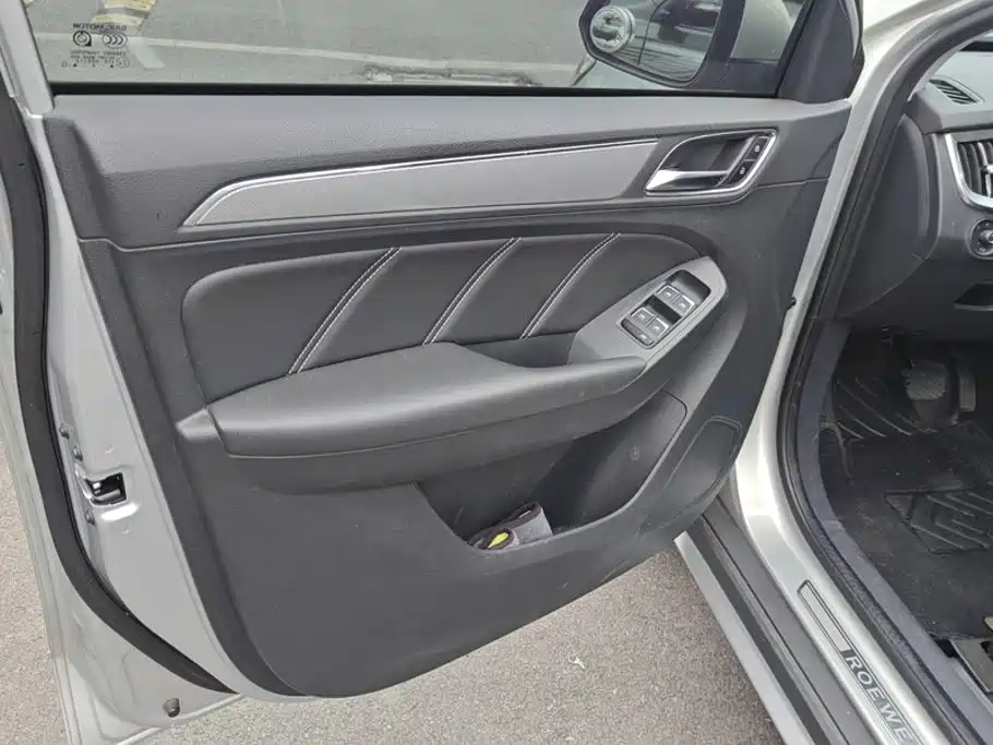 Roewe RX5 — миниатюра 7