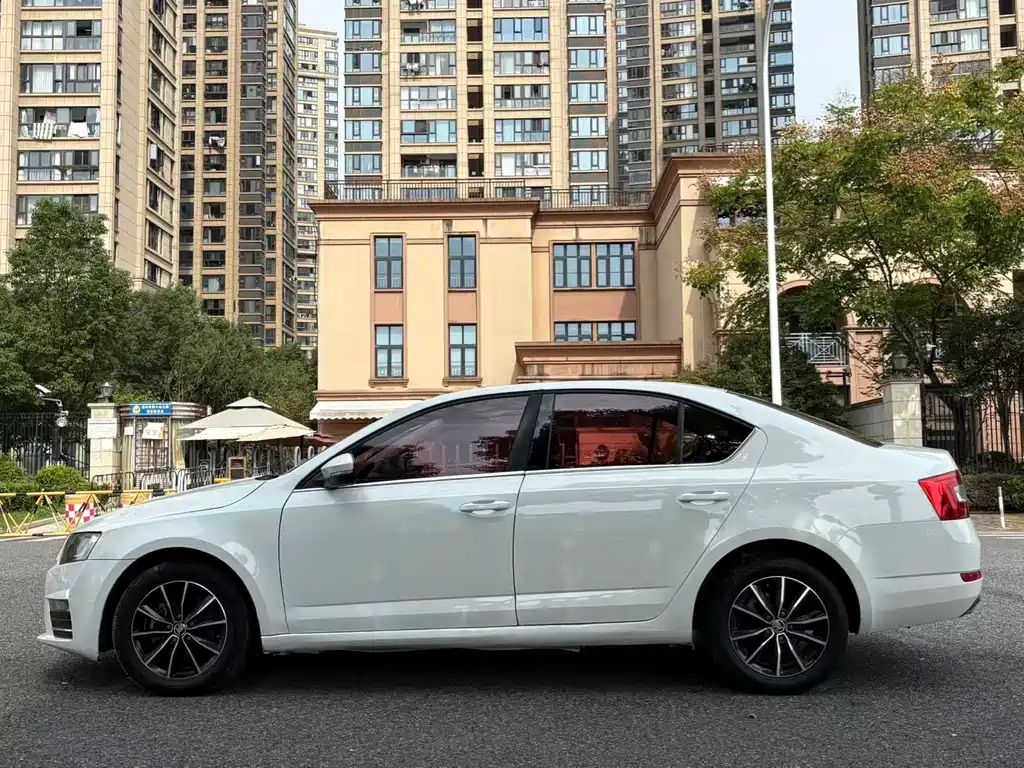 SKODA OCTAVIA