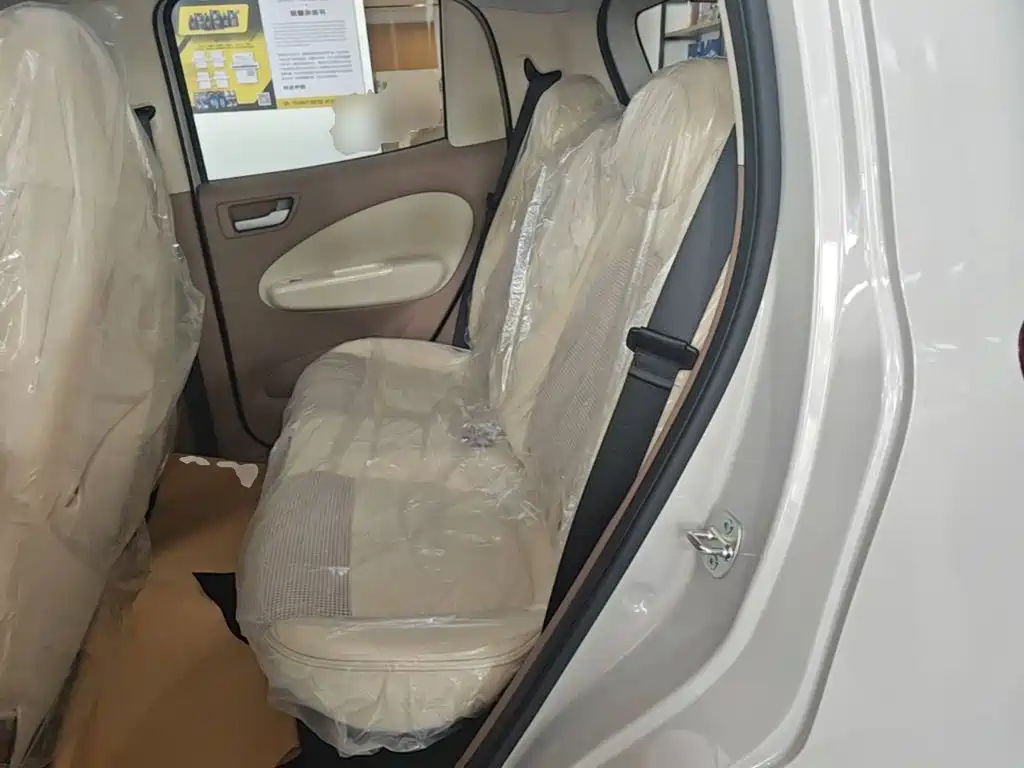 Wuling MINIEV — миниатюра 17
