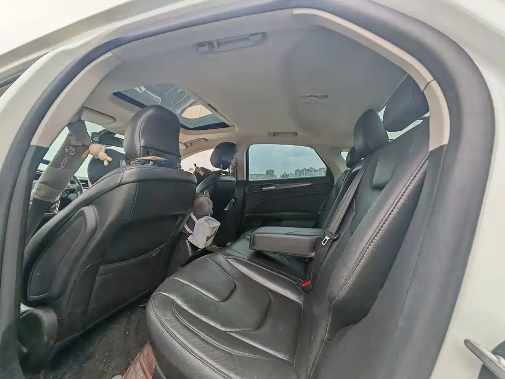 Ford Mondeo — миниатюра 5