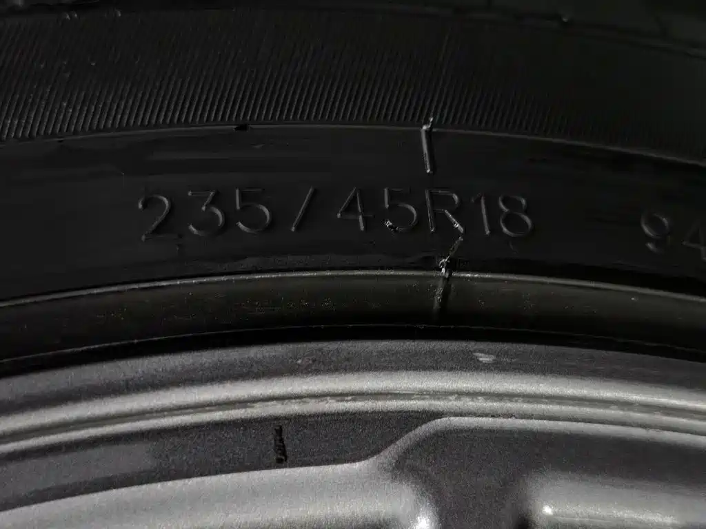 Tesla Model 3 — миниатюра 24