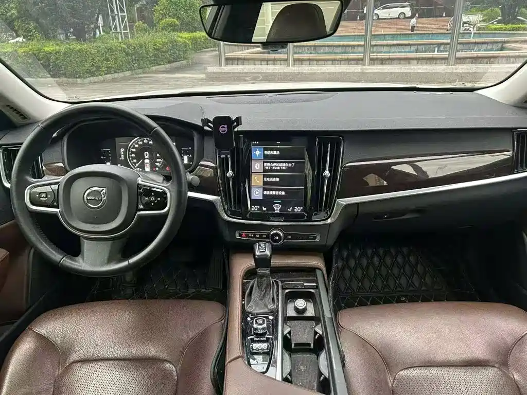 Volvo S90 — миниатюра 11