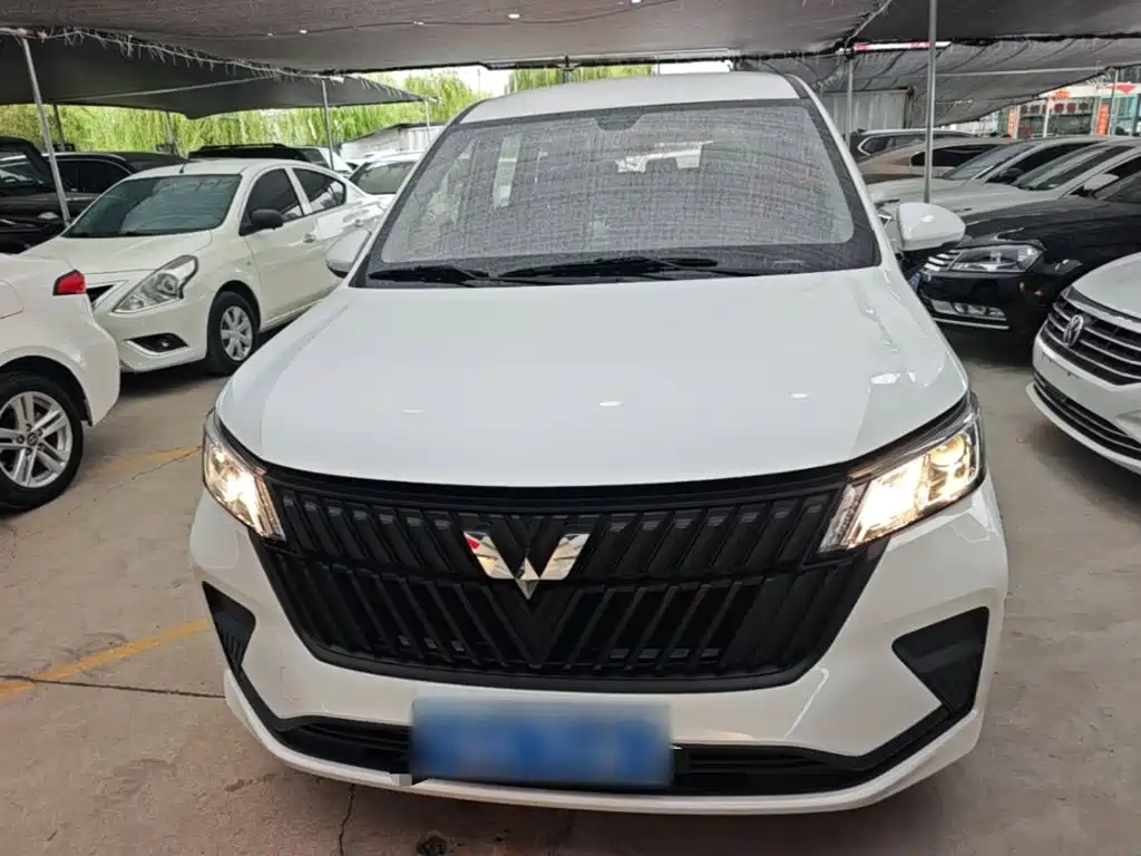 Wuling Jiachen — миниатюра 3