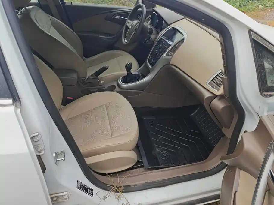 Buick Excelle — миниатюра 8