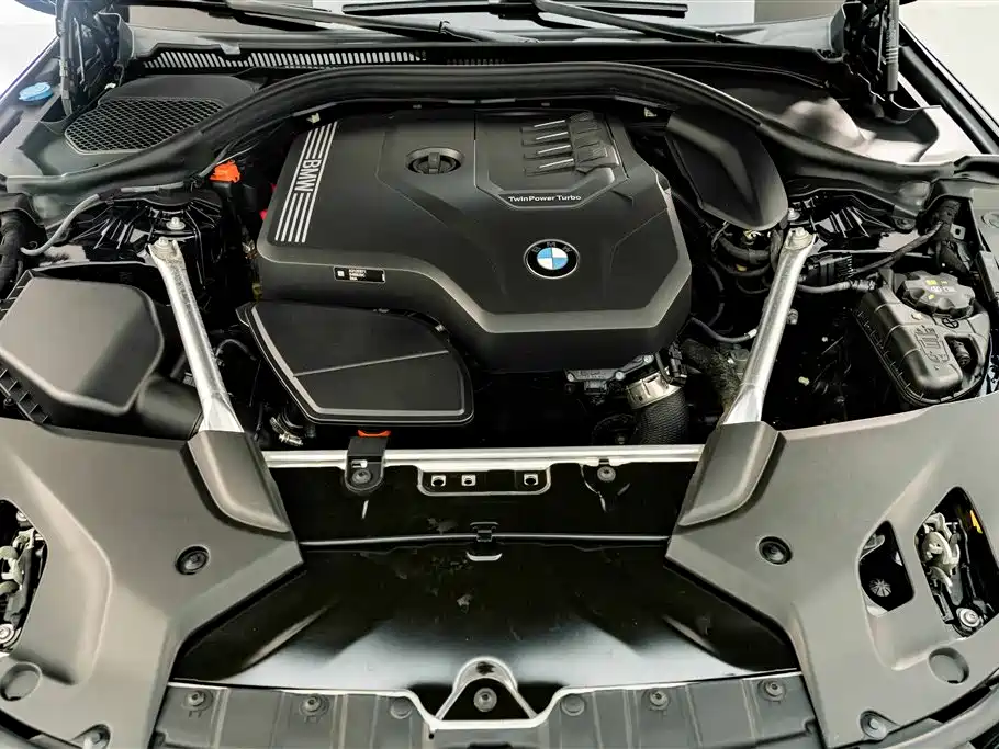 BMW 5 Series — миниатюра 24