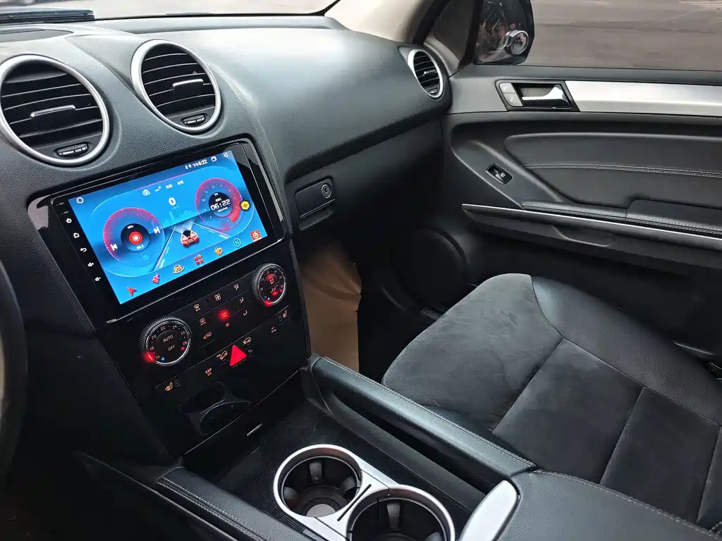 Mercedes-Benz M-Class — миниатюра 12
