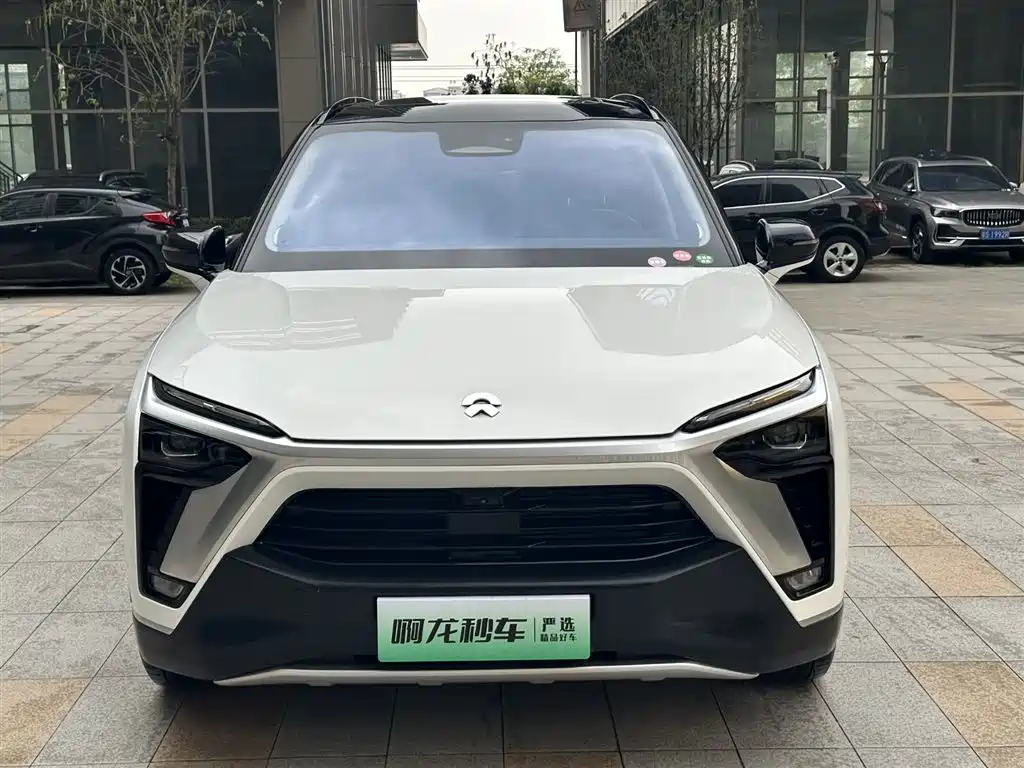 NIO ES8 2020 415KM мест