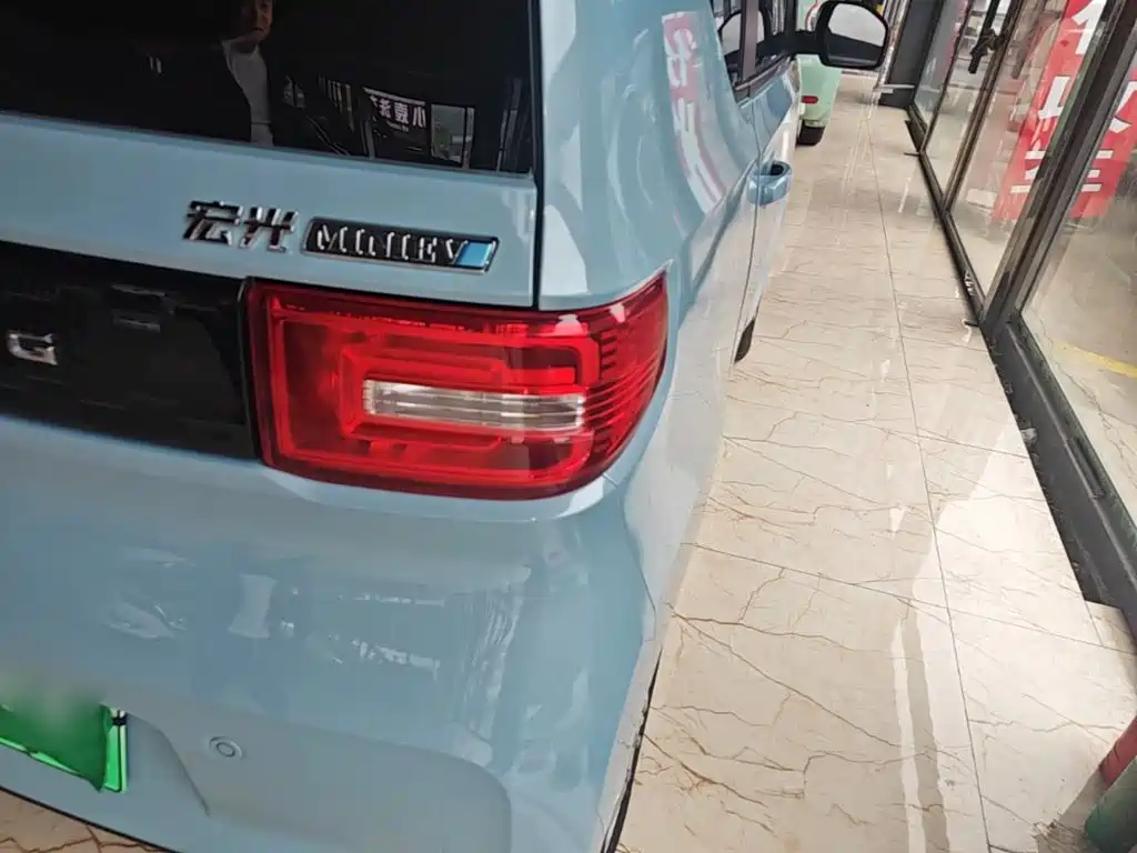 Wuling MINIEV — миниатюра 8