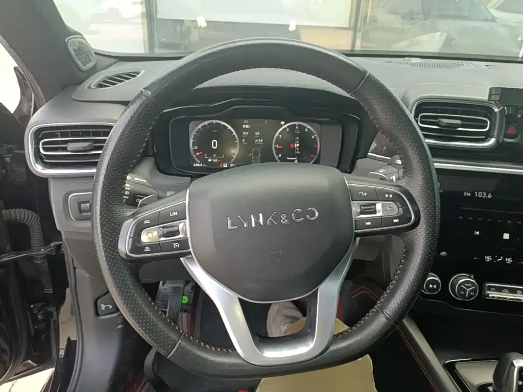 Lynk & Co 03 — миниатюра 11