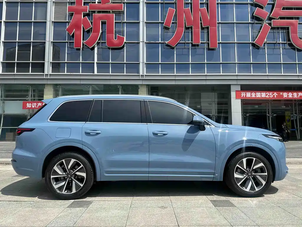Li Auto ONE 2021 6 мест
