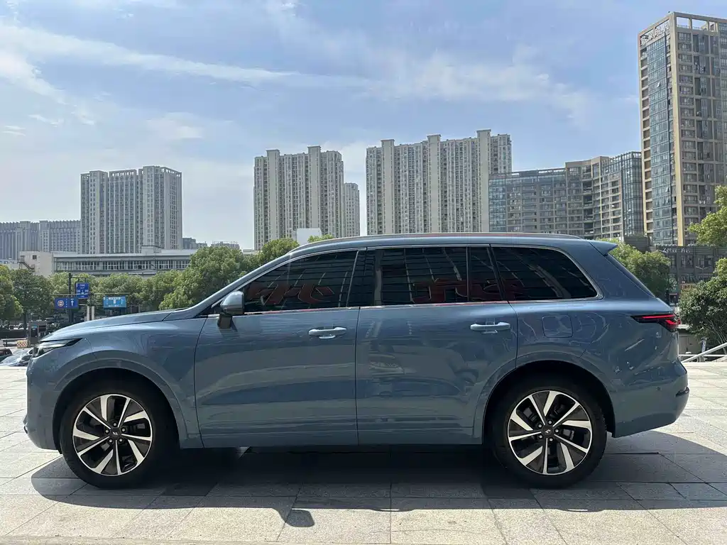 Li Auto ONE 2021 6 мест