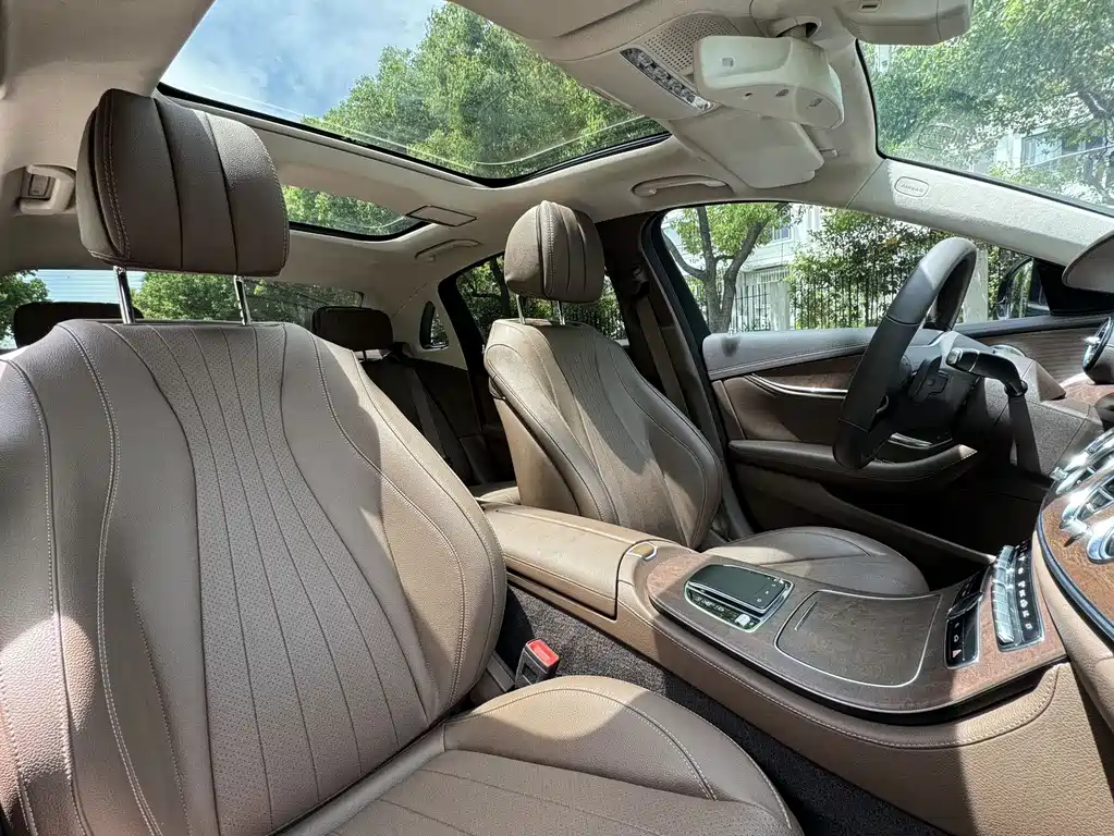 Mercedes-Benz E-Class — миниатюра 14