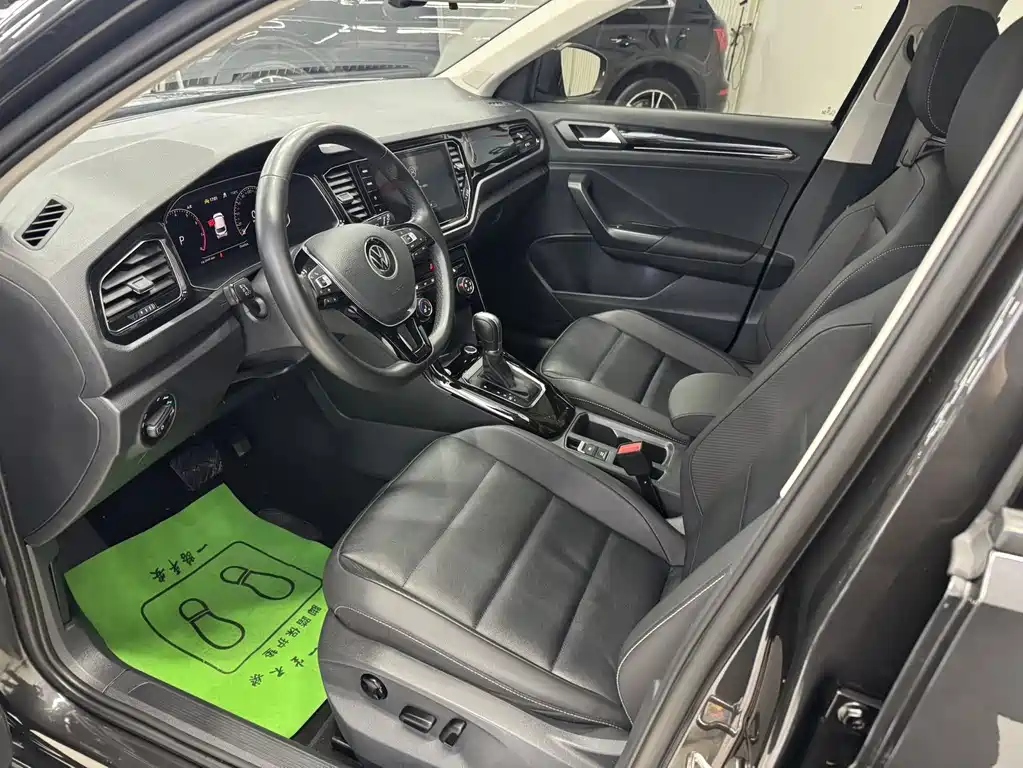 Volkswagen T-Roc 2022 280TSI DSG PLUS