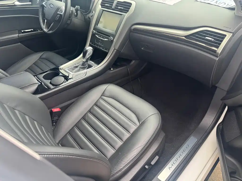 Ford Mondeo — миниатюра 12