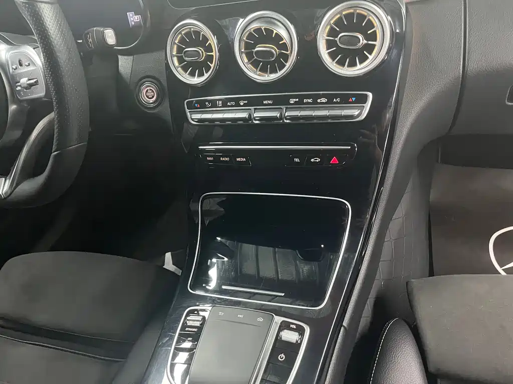 Mercedes-Benz C-Class — миниатюра 6