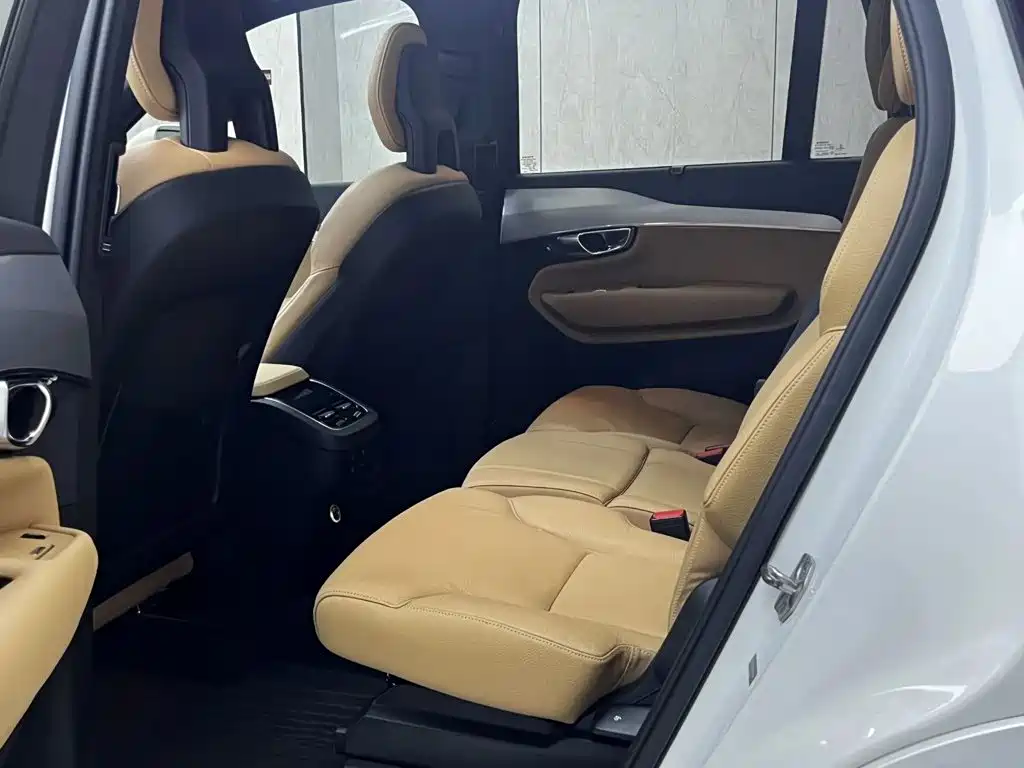 Volvo XC90 — миниатюра 5