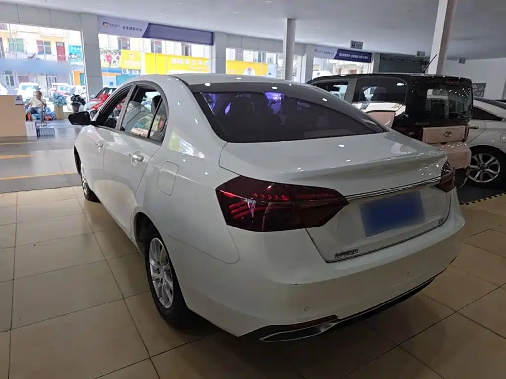 Geely Emgrand — миниатюра 5