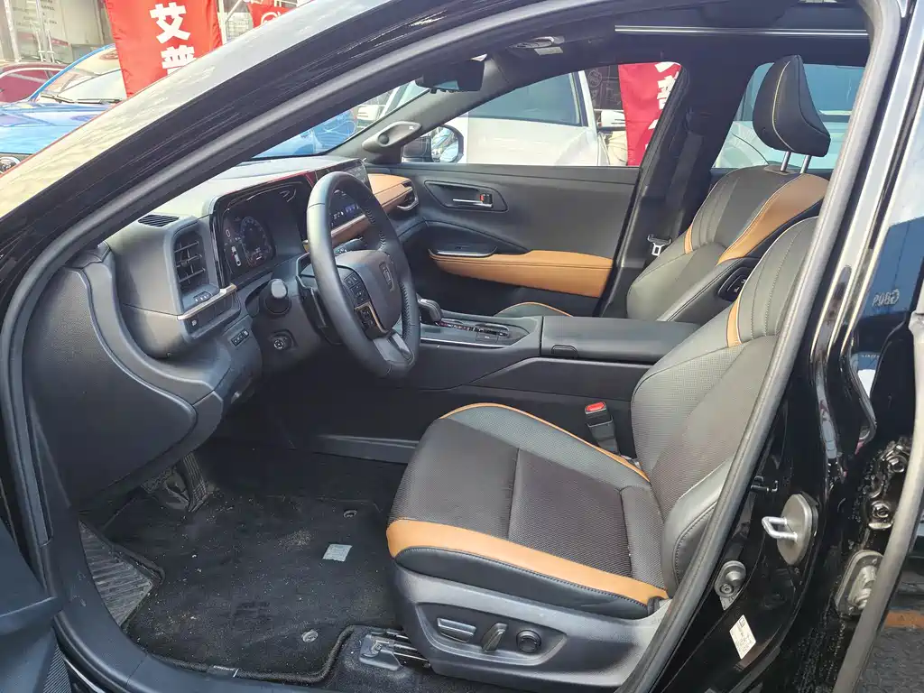 TOYOTA CROWN SPORTCROSS
