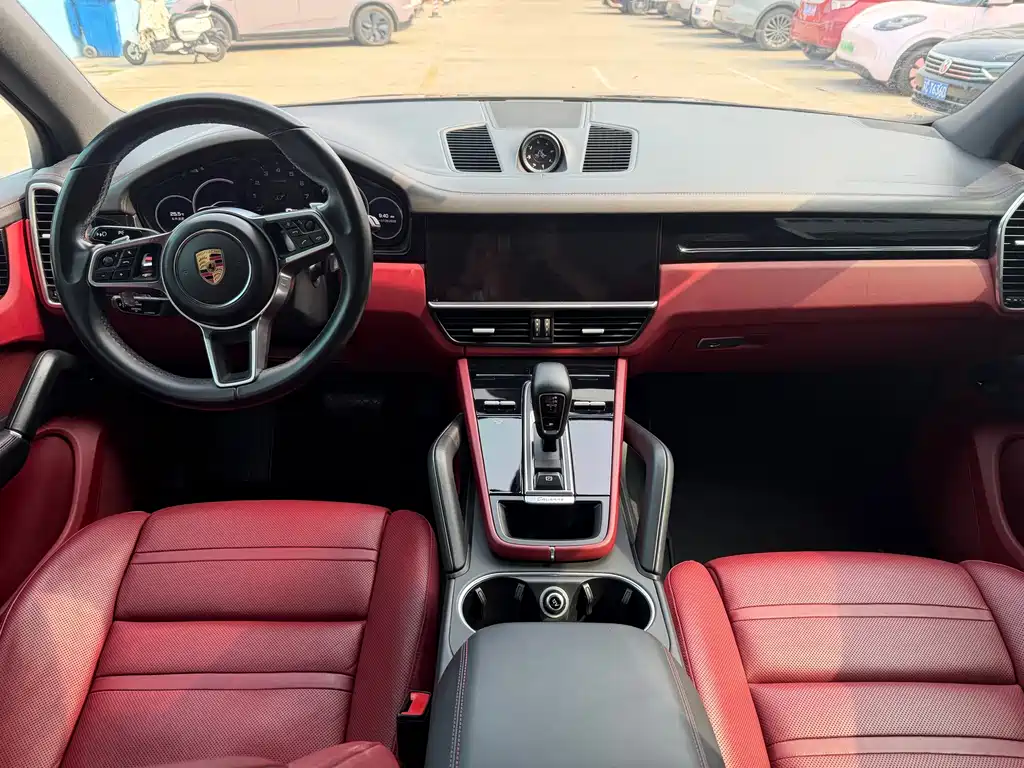 Porsche Cayenne — миниатюра 9