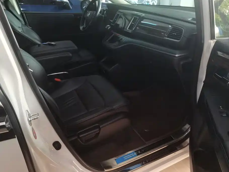 Honda Elysion — миниатюра 8