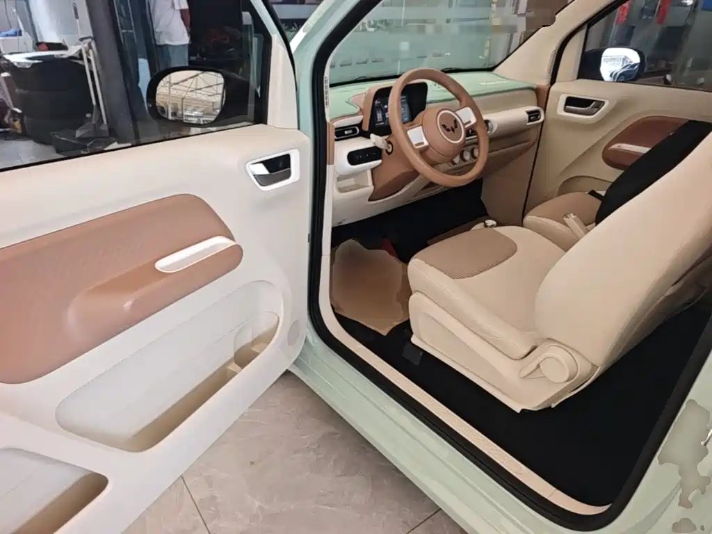 Wuling MINIEV — миниатюра 16
