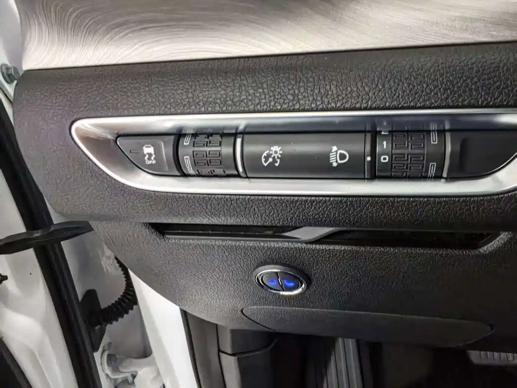 Geely Binyue — миниатюра 16