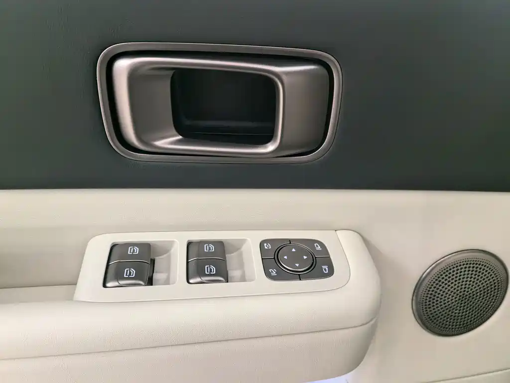 Li Auto Li MEGA — миниатюра 16