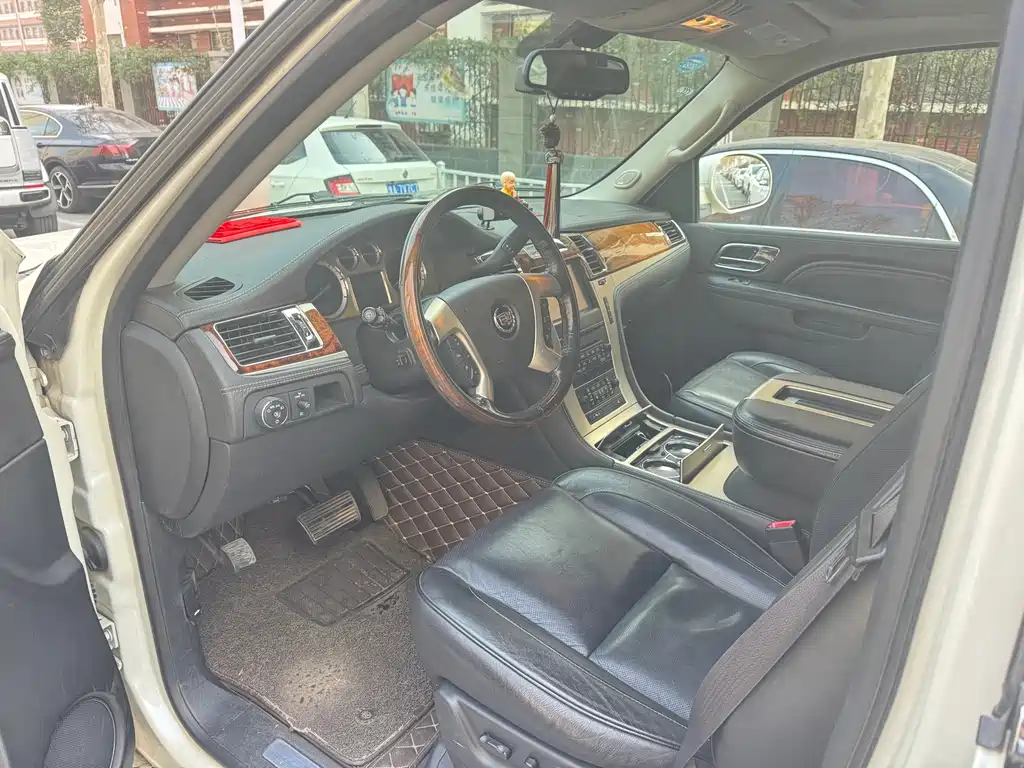 CADILLAC ESCALADE ESCALADE