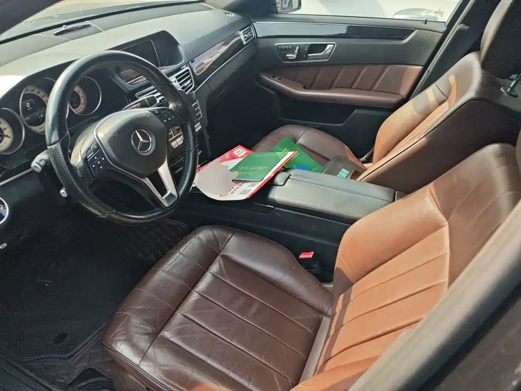 Mercedes-Benz E-Class — миниатюра 11