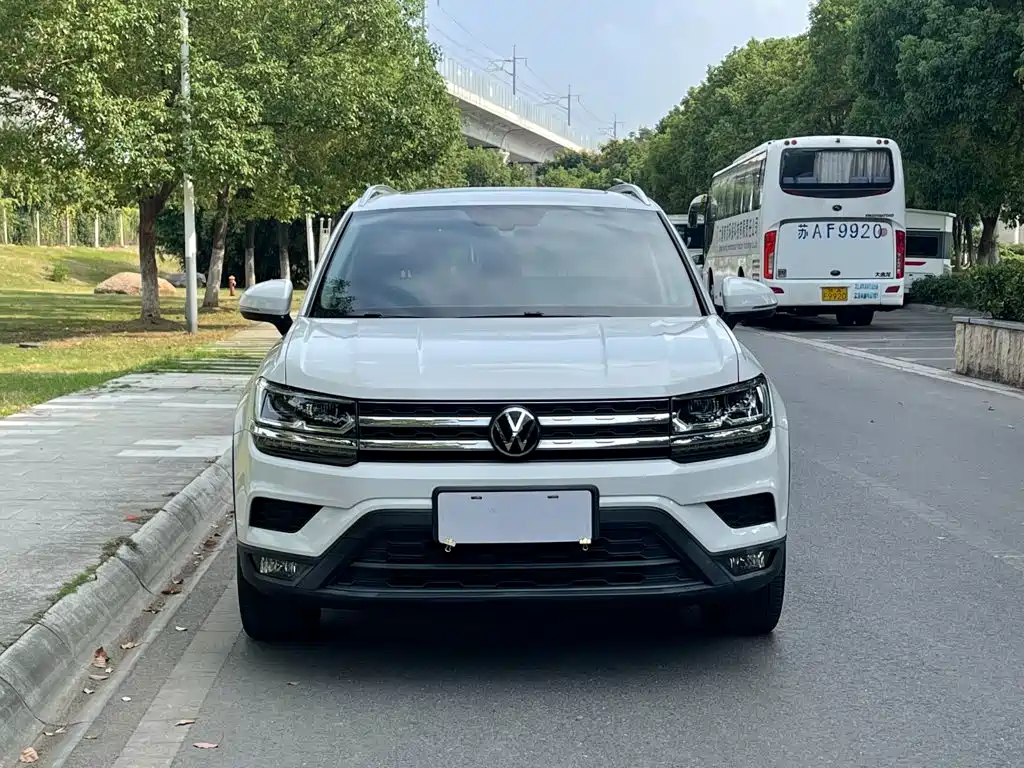 Volkswagen Tharu — миниатюра 3