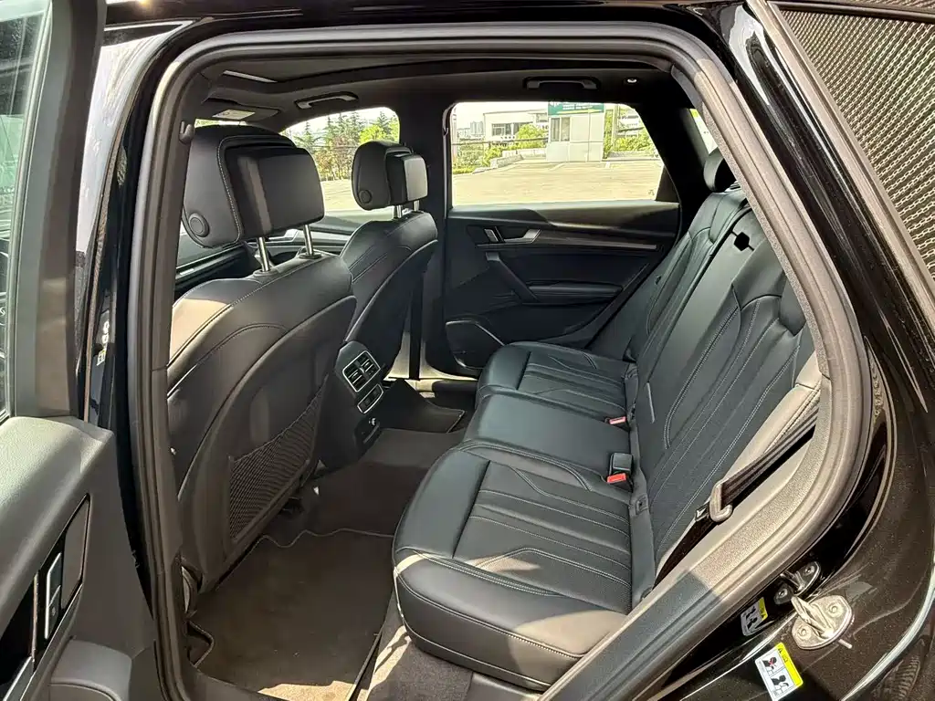 Audi Q5L 2025 40 TFSI Luxury