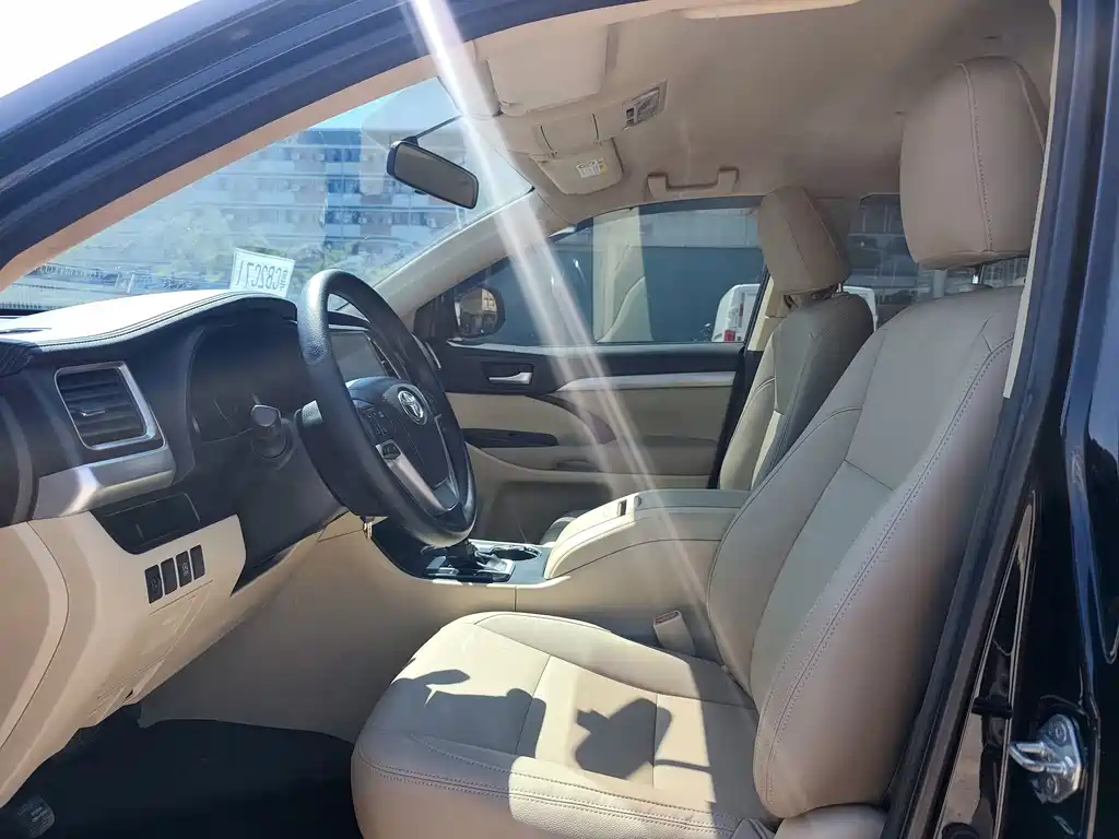Toyota Highlander — миниатюра 11