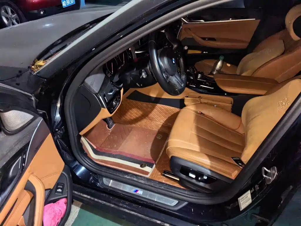 BMW 5 Series — миниатюра 12