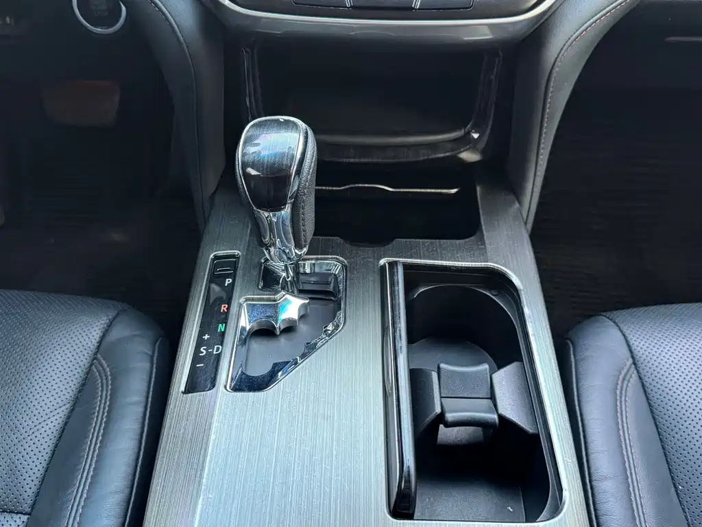 Toyota Crown — миниатюра 17