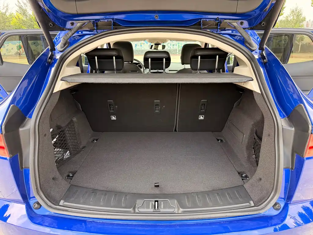 Jaguar E-PACE — миниатюра 14