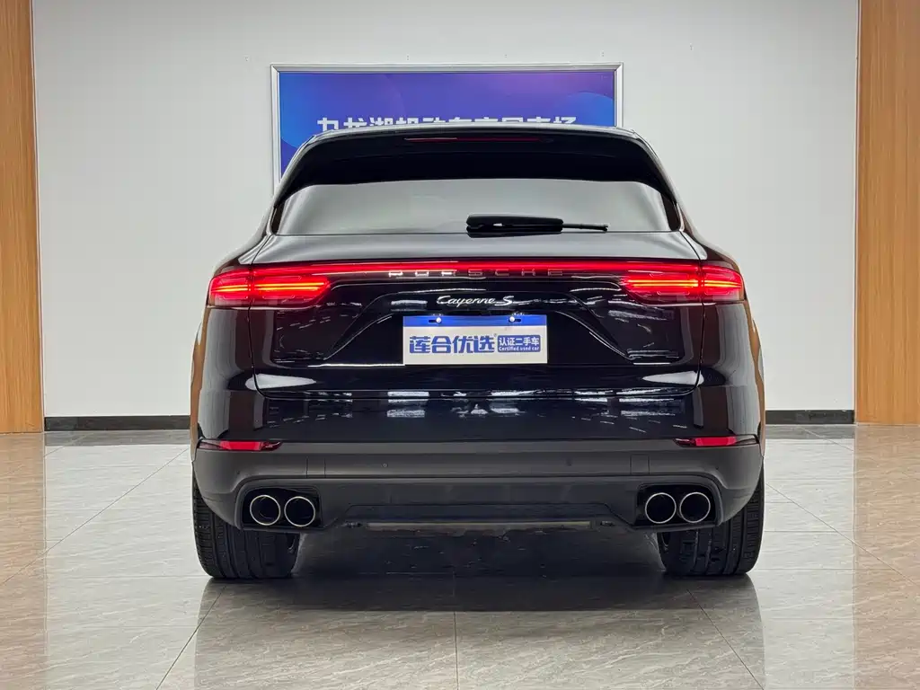 Porsche Cayenne — миниатюра 6