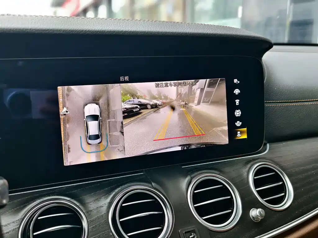 Mercedes-Benz E-Class — миниатюра 22