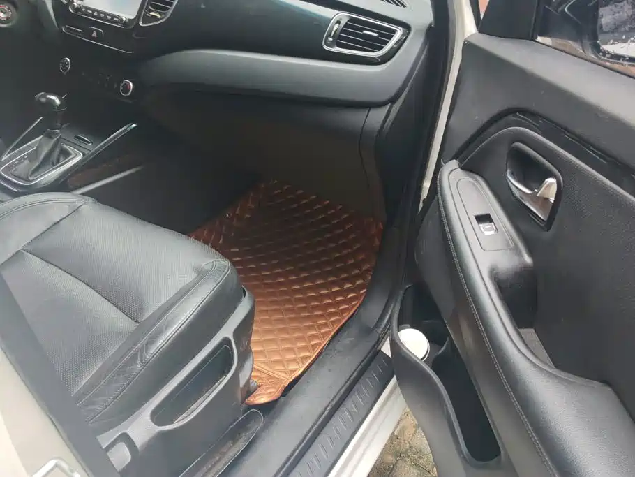 Kia Carens — миниатюра 8