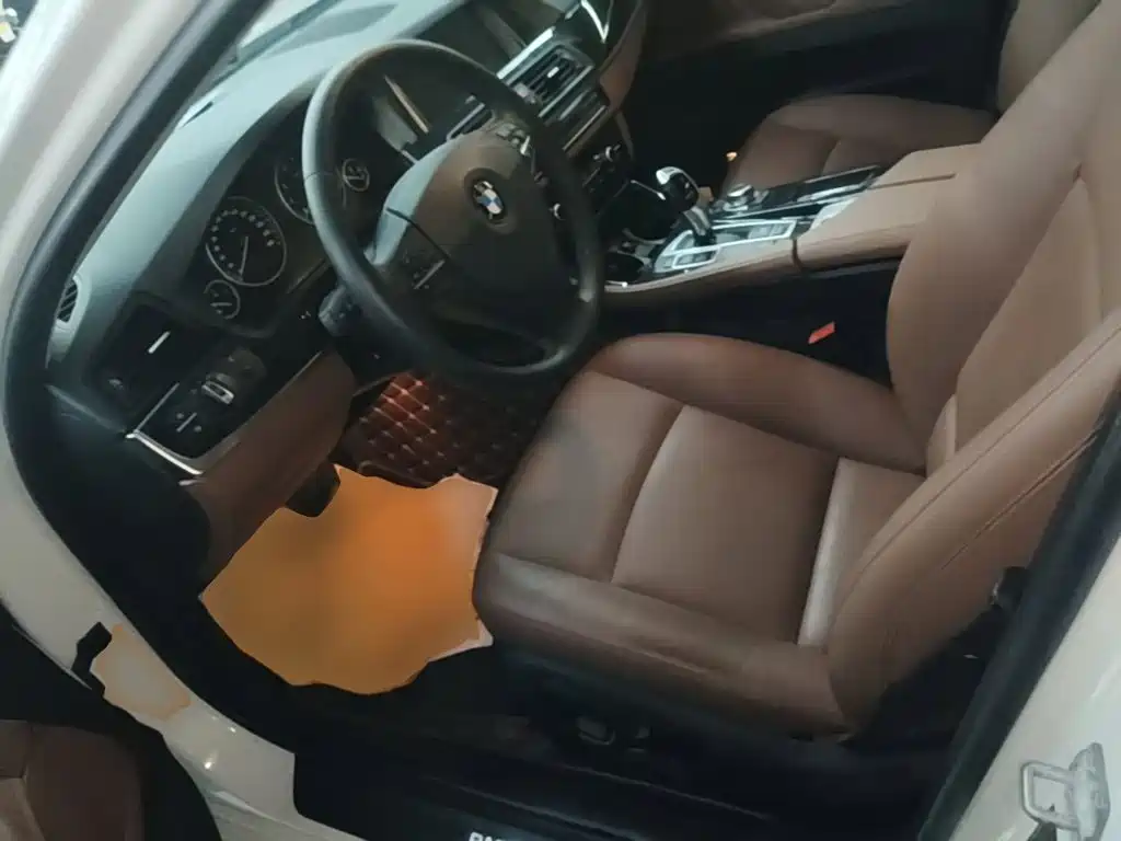 BMW 5 Series — миниатюра 15