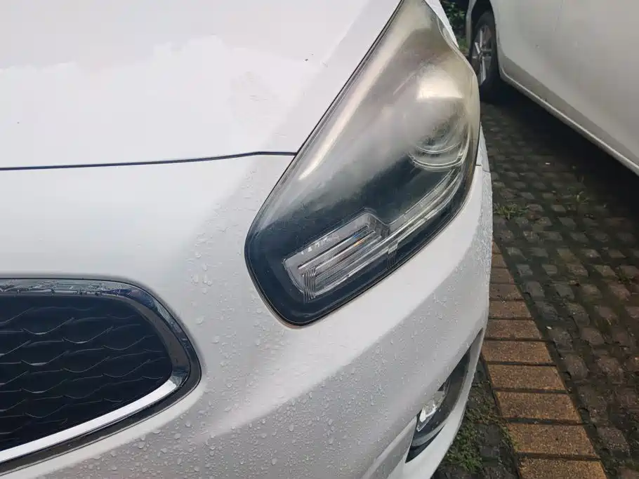 Kia Carens — миниатюра 5