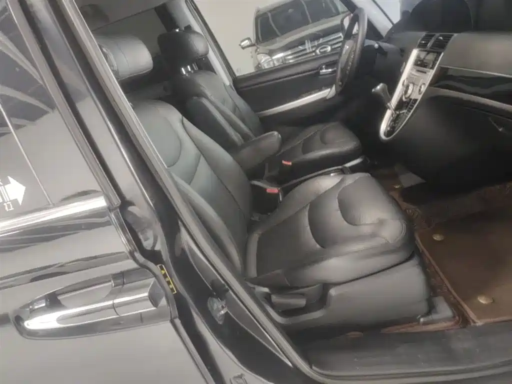 Luxgen Big 7 MPV — миниатюра 25