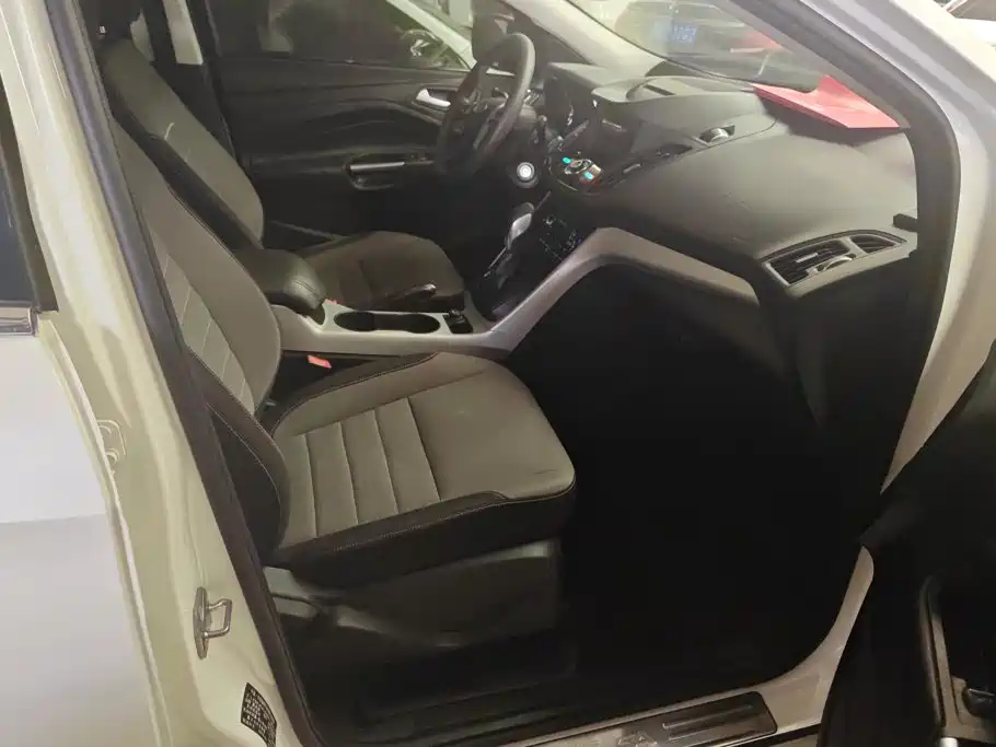 Ford Kuga — миниатюра 8