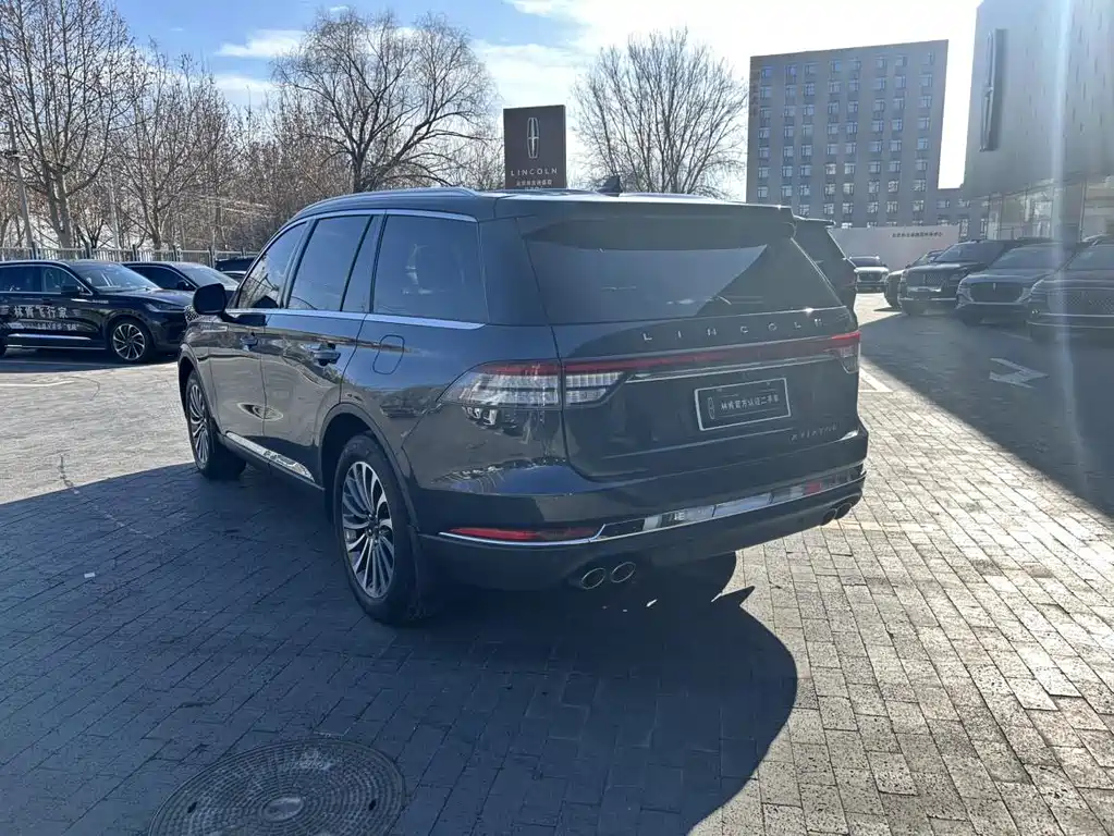 Lincoln Aviator — миниатюра 8
