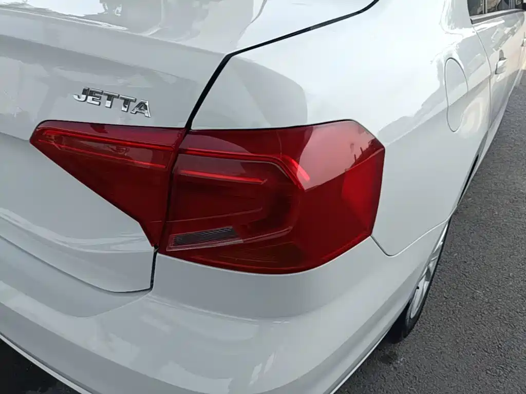 Volkswagen Jetta — миниатюра 8