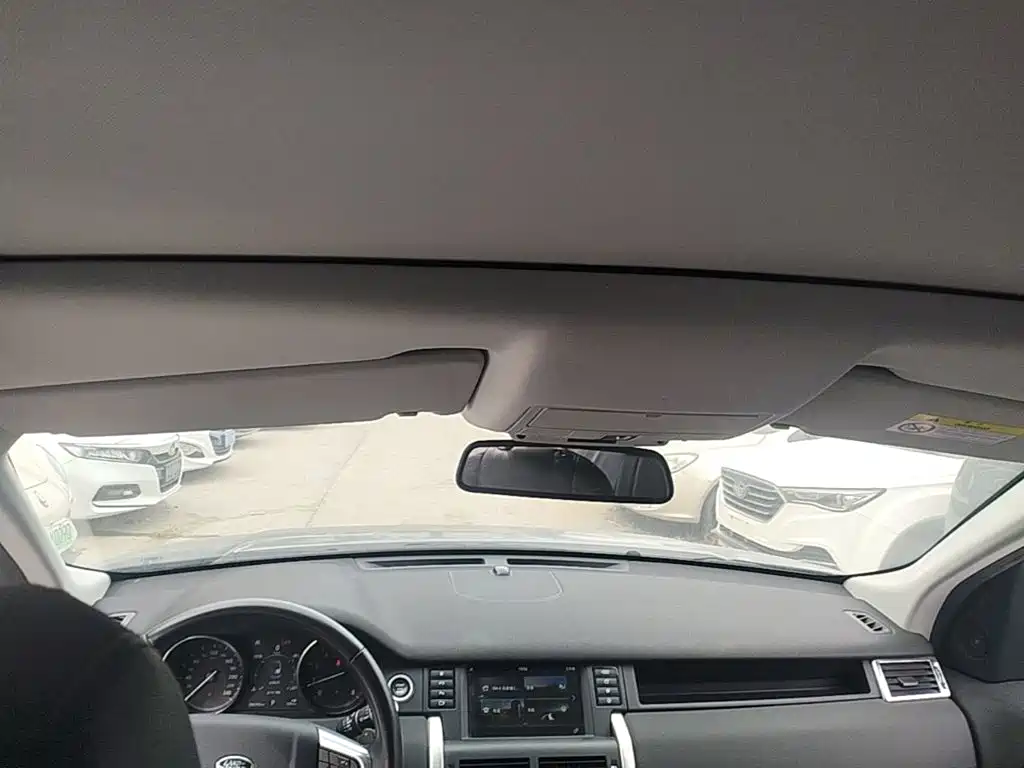 Land Rover Discovery Sport — миниатюра 18