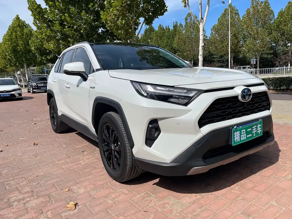 Toyota RAV4 — миниатюра 3