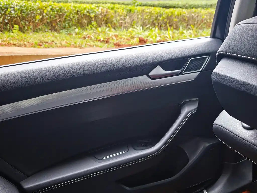 Volkswagen Magotan PHEV — миниатюра 14