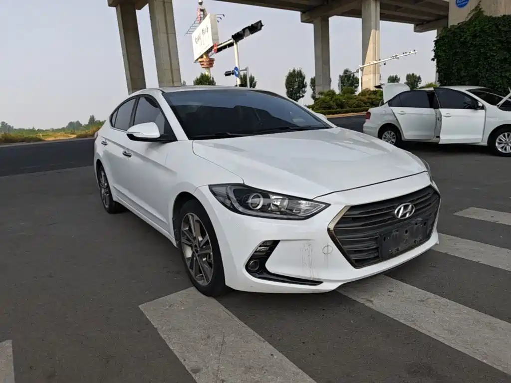 Hyundai Elantra — миниатюра 4