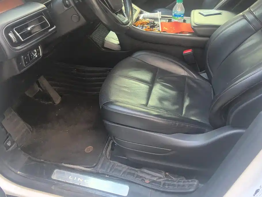 Lincoln Aviator — миниатюра 9